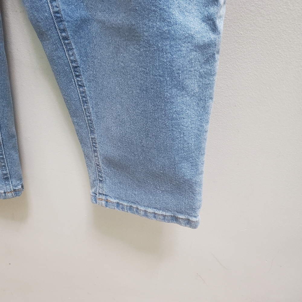 H&M Plus Size Mom Jeans High Waisted Light Blue Wash Size 18 - Picture 5 of 13